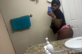 Pretty Face 💋 Thick Waist 🍑 Fetish Friendly & Ready for Fun photo 2
