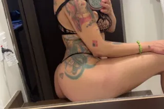 Happy New Year Cum Play 😘 and start ur year inside me 💦💦 photo 3