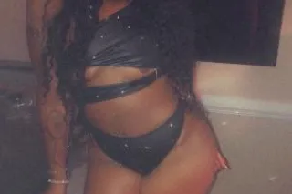 A GOOD NIGHT TO COME FUCK ME 👅💄🫦 🥰🥰🥳🤩😋 😮🥰 photo 3
