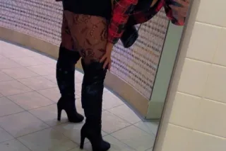 happy FridayAthena back in town let's party photo 6