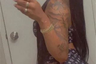 Miss Chinx Back in LA 😍 car dates only photo 3