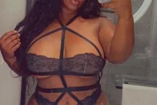 .american black indian NIIJI (google it) 🇺🇸. YUNG GUYS ONLY guys 25 N UNDER. text photo UR HOUSE OR MOBILE FUN in the huge suv No text app numbers. photo 3