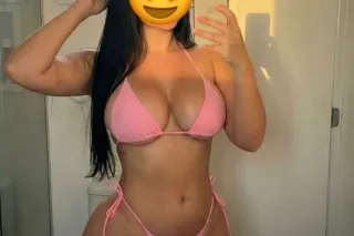 Latina photo 3