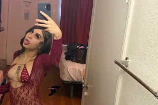 petite and playful vibes, good company, and a guaranteed fun time😘 photo 2