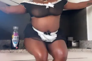 Sexy 5star freak Mocha wont stop till you Pop 💦 available now 😍