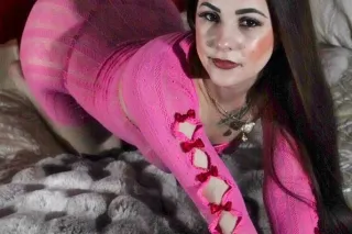 COME HAVE FUN WITH A BOMBSHELL. PLEASE READ AD. photo 4