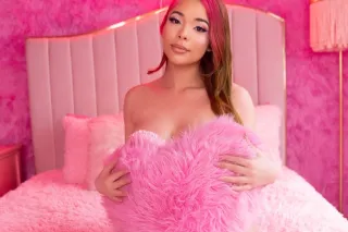 SEXY PETITE photo 2