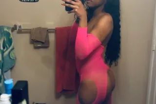 HEAD MEETS ONLY 👀