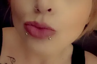 DD PAWG thick thighs pretty eyes photo 3