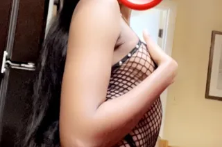 Pretty, slim and petite💕 photo 1