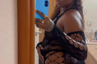 Extremely Addiciting Super Soaker 💦Exotic Upscale Big Booty Delight 🤤 Sexy 💋 Creamy 🥥 Cum Now 💋 photo 1
