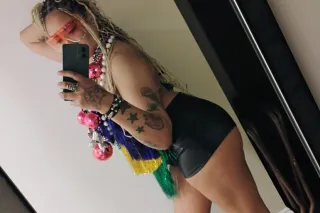 half spanish creole hunny too wet too pretty 💦🔮✨️ 100qv specials all weekend 🗣 photo 2