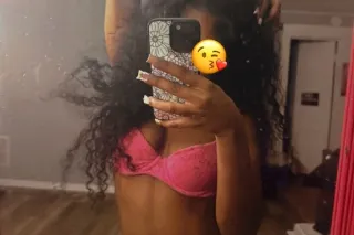27/4 📲📲New in town 💕 Ready to have a good time with you, babe 😘 Real, fun, and unforgettable 💋Curvy with a big booty 🍑 Available anytime, day or night 💖 Let’s make it a vibe ✨ photo 2