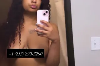 St. Patrick's Day Incall Specials 🍀🤩 DOWNTOWN SEATTLE 📍 || iG: pinkybabyy206 || photo 3