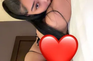 Slim Thick Beauty 💋 Good Energy & Private Fun Available incall and outcall 😘 LEAVING OUT OF TOWN COME SEE ME 😋😋
