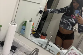 brownskin honeybun🍯👅2 girl speacil available !!