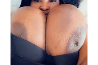 Last nite here Sexy BBWWith Juggs and juicy wet 💦🍌 photo 11