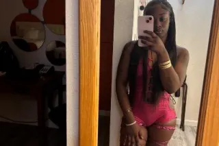 pretty & petite photo 2