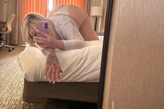 🌸NEWEST ARRIVAL 🥰 BLONDE THICK CREAMY ITALIAN BUNNY 🍯 Cum see why Backshotbunny is eveeyones favorite 💕 Ask about my two girl special! photo 5