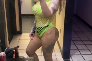 NO OUTCALLS - BLUE EYEYS - TATTED UP photo 4