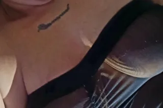 Call me or TEXT me for a great time✨️ 💓 call or text Limited time only 100🌹 for 45 min just what your penis desires come enjoy the ride of Your lifel with Redzz none duplicated But unique photo 5