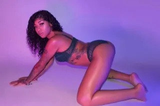 outcalls with blasina bomshell photo 1