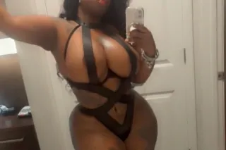 Classy but sassy sexy and sensual it's Miss Juicy photo 12