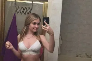 💦Very sweet🍓 wet💦 tight pussy🍑💦