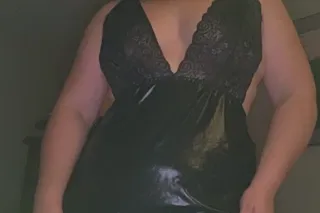 Latina de vicita en la ciudad por pocos dias No contesto llamadas solo mensajes 😋 photo 2