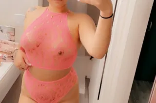 Available Now 💖 Specials Going On 🎉 Party Friendly 😋 Freaky Girl 👅 Come Catch this nut 🍼 photo 3