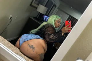 Good morning 💚🩷 Upscale Bbw here 💋ms.throat it down photo 3