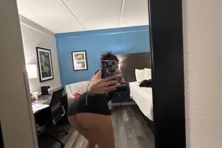 SEXY CREAMY PERSAIN MAMI😍💋 photo 2