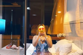 I'll give you a BBJ and fuck you good daddy, ready to please you 🥵🫦🔥😈 photo 4