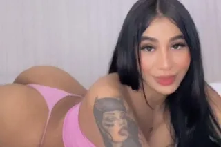 CATA HERMOSA LATINA PELI NEGRA DISPUESTA A COMPLACERTE