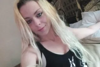 Busty Red neck beauty photo 5