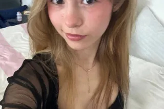 Hi daddy, I'm Emely , a 22-year-old woman I'm new giving my service, I love to fuck and make my clients happy write me daddy that I'm hot🔥 Call me