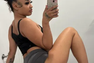 I only do hotel visits 🏨 You have to come here to my room 👀 I don't accept drama or games 🚫 All services with a condom ✅ photo 4