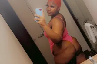 THICK caramel bbw with the WETTEST pussy in town 😏💦💦 BJ ONLY SALE!!😘🍆Come and see me before its gone baby😘 photo 4