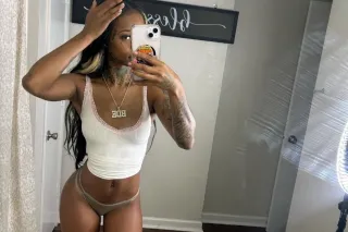 S E X Y 🍫 photo 3