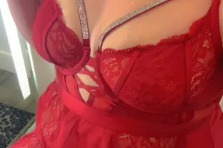 NEW PICS 📸 TEXT ONLY 💬 Prebooking incall 3/21–23 1st time here ♥ 1hr 500 minimum 🎀 Stunning Real Curvy Redhead photo 3