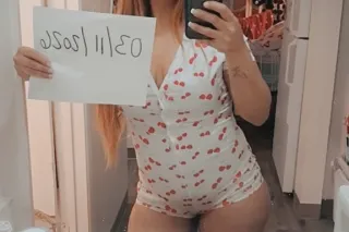 JAW DROPPING LATINA photo 2