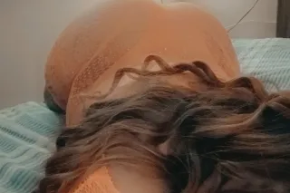 JAW DROPPING LATINA photo 3