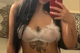 pretty middle eastern OUT CALLS ONLY real pics photo 2