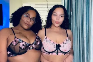4 hands available lets enjoy a Peachietime 🍑 photo 4