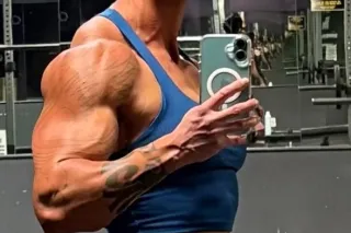 Female Bodybuilder photo 11