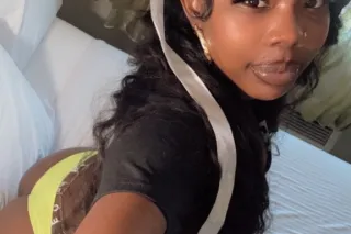 😋😘EXTREME CHOCOLATE 🍫 SEXY WET💦CUM 2 UR BEST YET 🥰👣💋