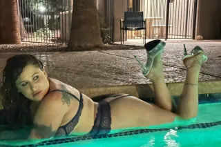 porn star looking to show you best experience ever.only in town for 1 day.prebook while you can. photo 3