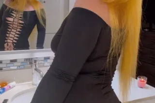 😝💦Freaky with a Fat Azz 🍑Pretty Feet 👣 Pink Shaved Pussy 🌷& Thick thighs😍😝 photo 4