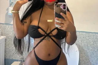 Enjoy an unforgettable moment with a charming Latina🔥❤‍🔥🍰