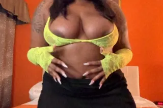 🍀🍀CAN I B YOUR LUCKY CHARM FOR THE DAY 🍀🍀🍀💖💝NEW PICS!!NO deposits!🫵 SUPER SOAK💦🦍🦍🦍50inch ASS!!! i can b yur GOOD LUCK CHARM🍀🍀 photo 4